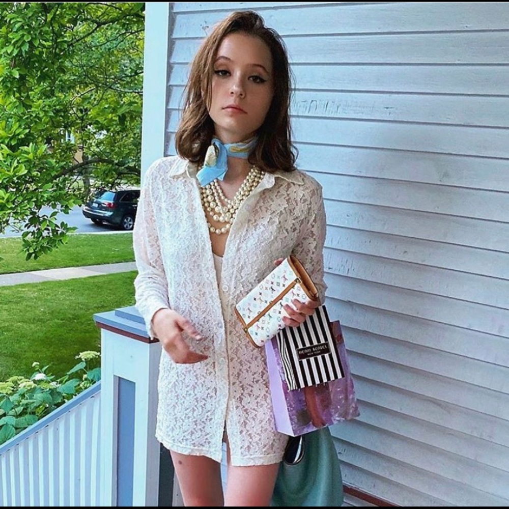 Meet your Posher, Mia